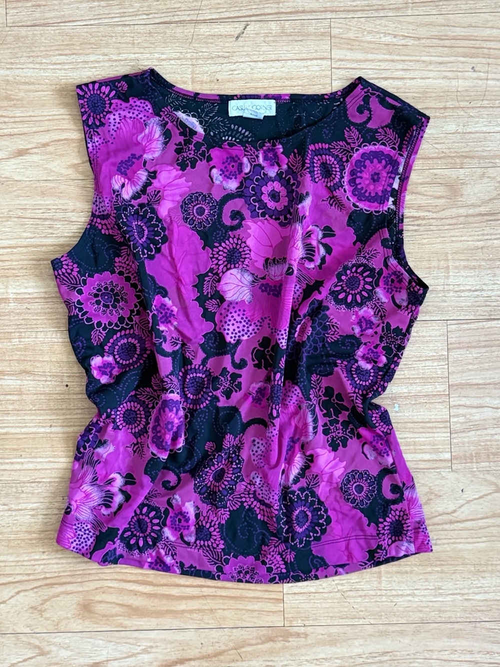 Casual Corner Pink and Black Floral Sleeveless Blouse - Picture 1 of 4
